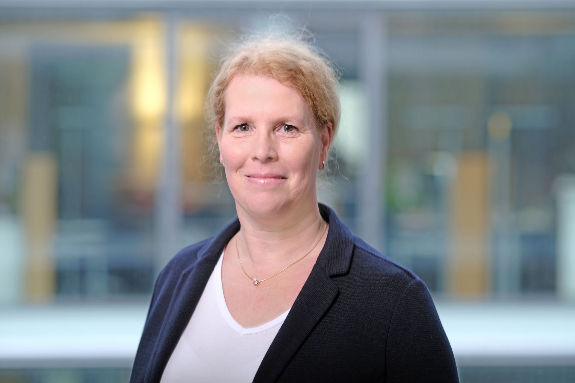 IW JUNIOR Karen Lunze